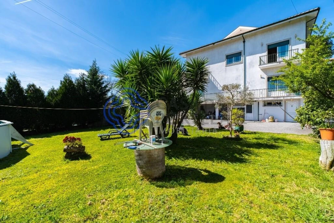 Moradia T4 para Venda em Lordelo Foto 49