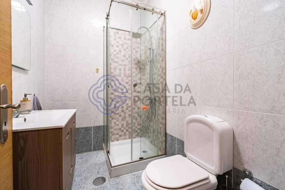 Moradia T4 para Venda em Lordelo Foto 14