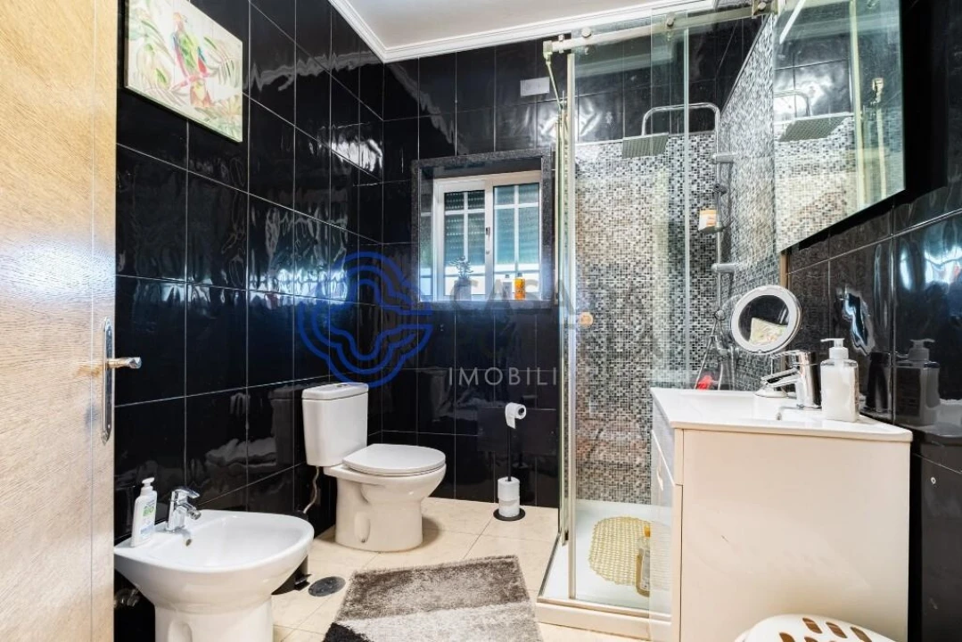 Moradia T4 para Venda em Lordelo Foto 18