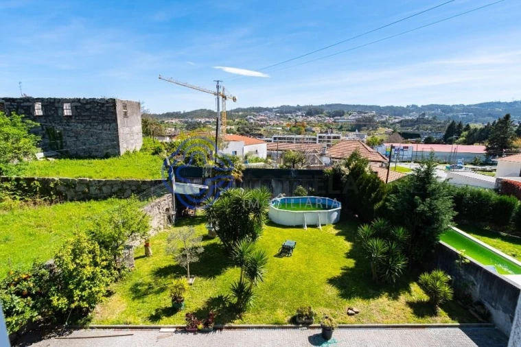 Moradia T4 para Venda em Lordelo Foto 56