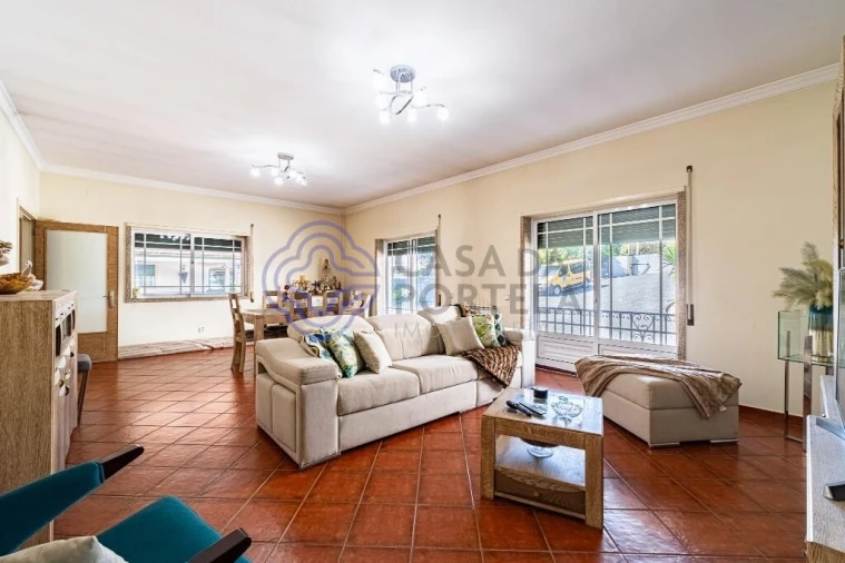 Moradia T4 para Venda em Lordelo Foto 3