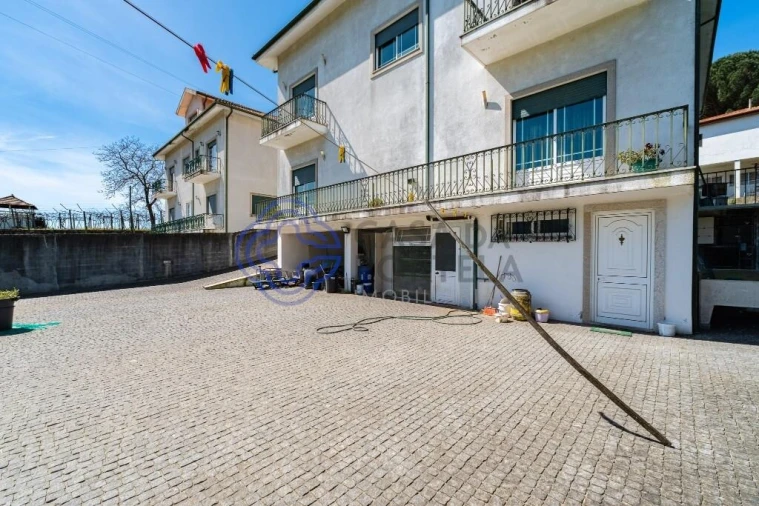 Moradia T4 para Venda em Lordelo Foto 45