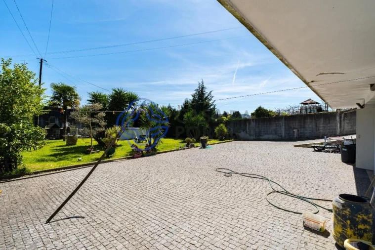 Moradia T4 para Venda em Lordelo Foto 46