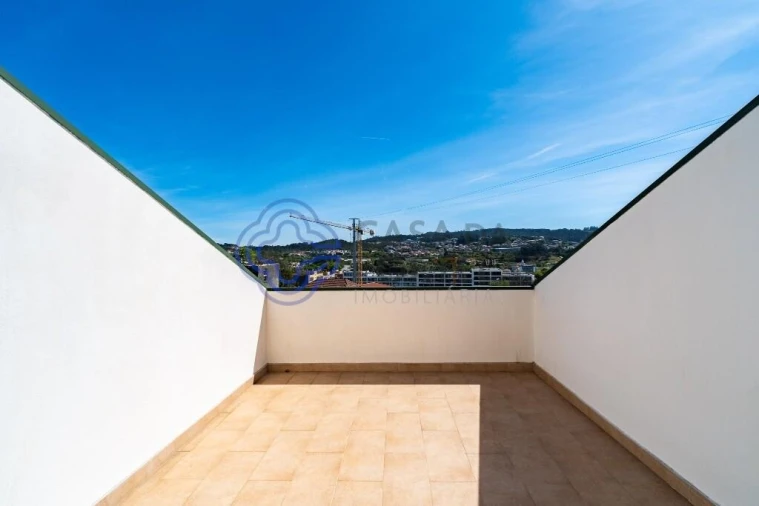 Moradia T4 para Venda em Lordelo Foto 32