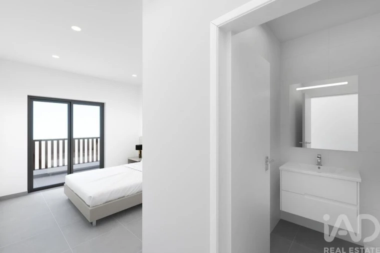 Apartamento T3 para Venda em Mexilhoeira Grande Foto 9