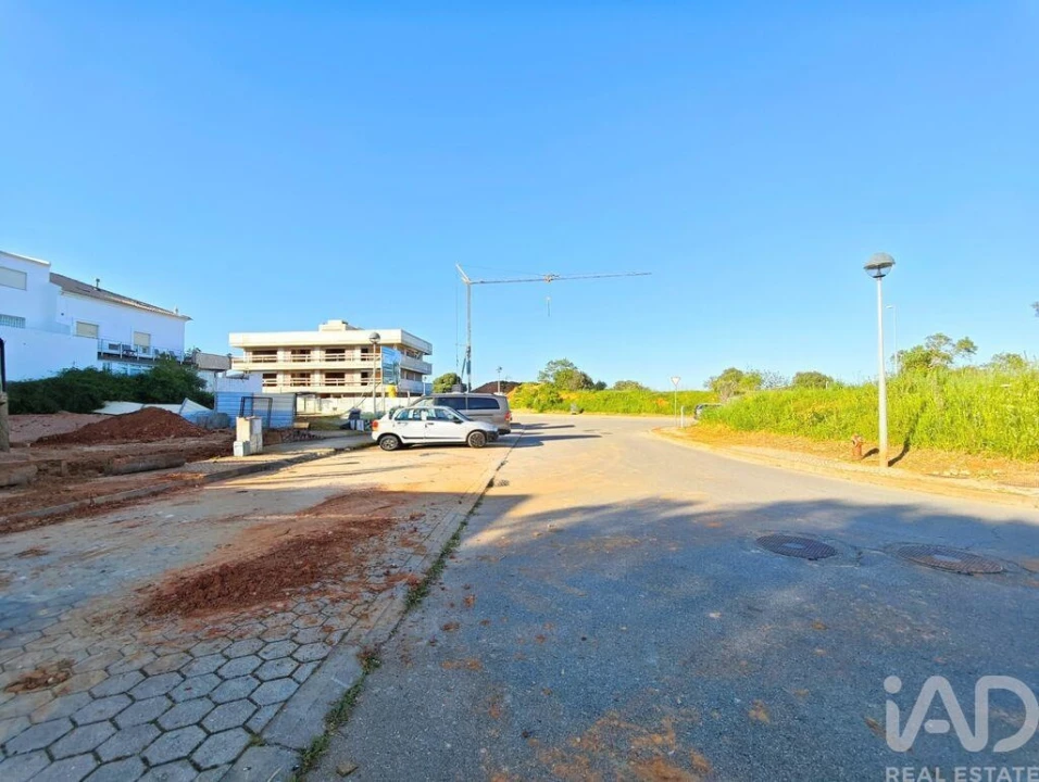 Apartamento T3 para Venda em Mexilhoeira Grande Foto 25