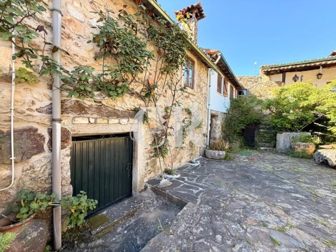 Moradia T2 para Venda em Aguda Foto 50