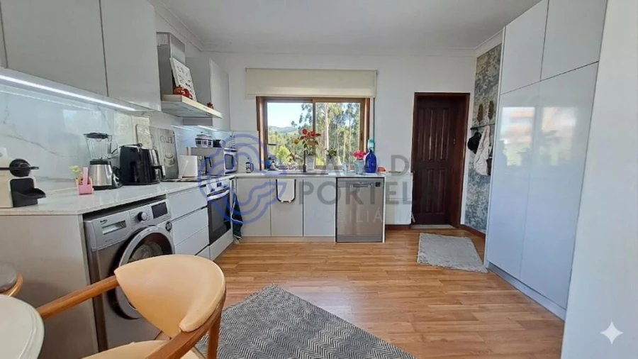 Moradia T4 para Venda em Baguim do Monte (Rio Tinto) Foto 4