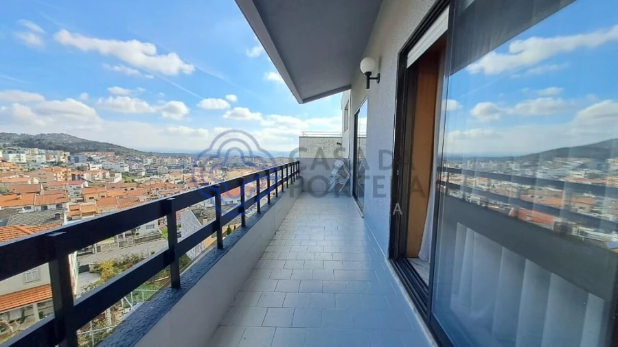 Moradia T4 para Venda em Baguim do Monte (Rio Tinto) Foto 1