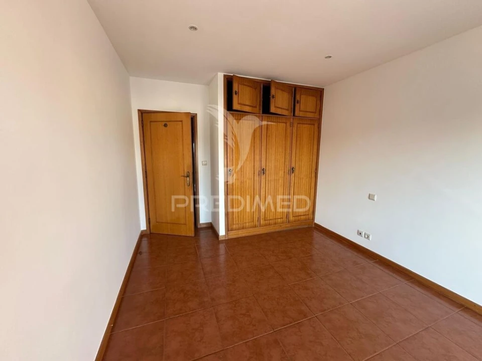 Apartamento T3 para Venda em Mindelo Foto 12