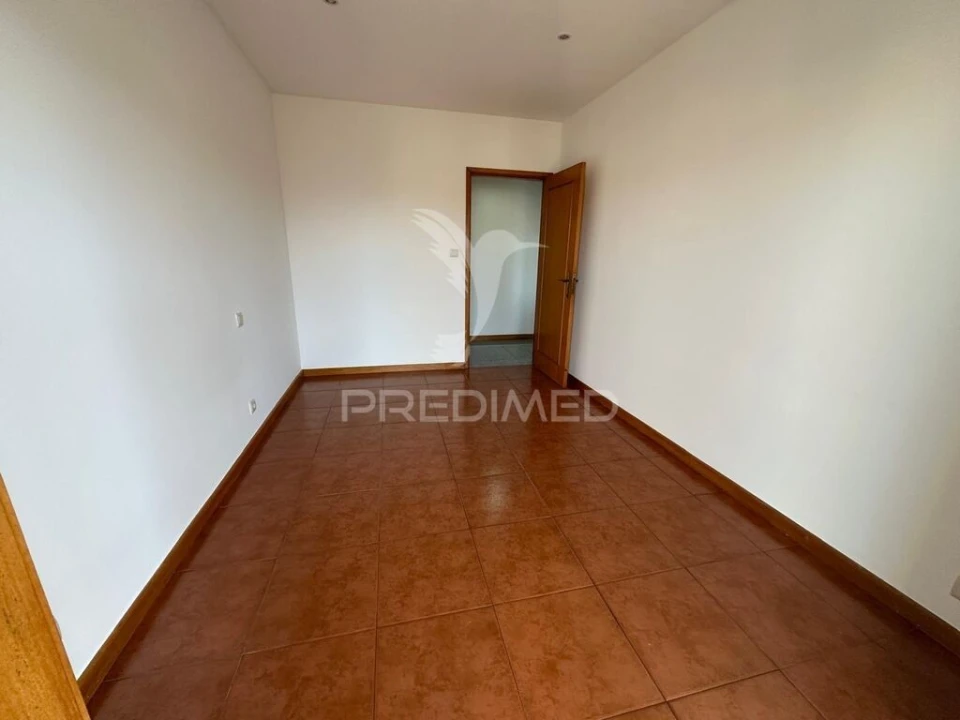 Apartamento T3 para Venda em Mindelo Foto 17