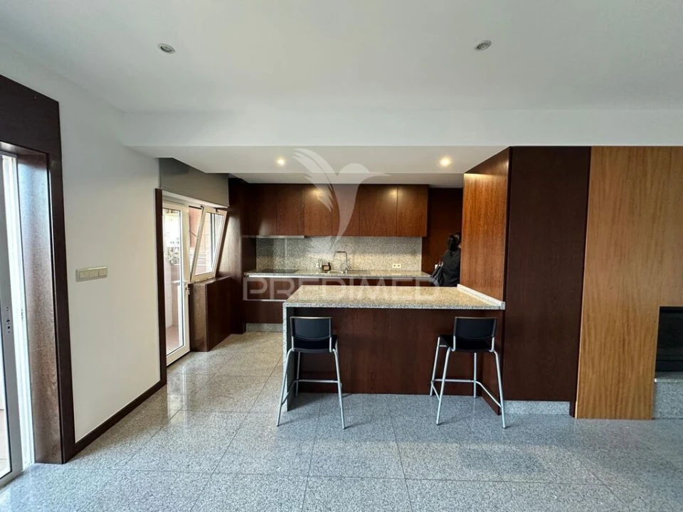 Apartamento T3 para Venda em Mindelo Foto 2