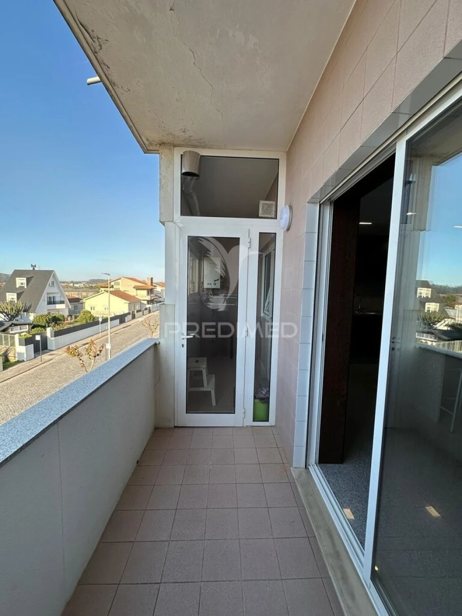 Apartamento T3 para Venda em Mindelo Foto 11