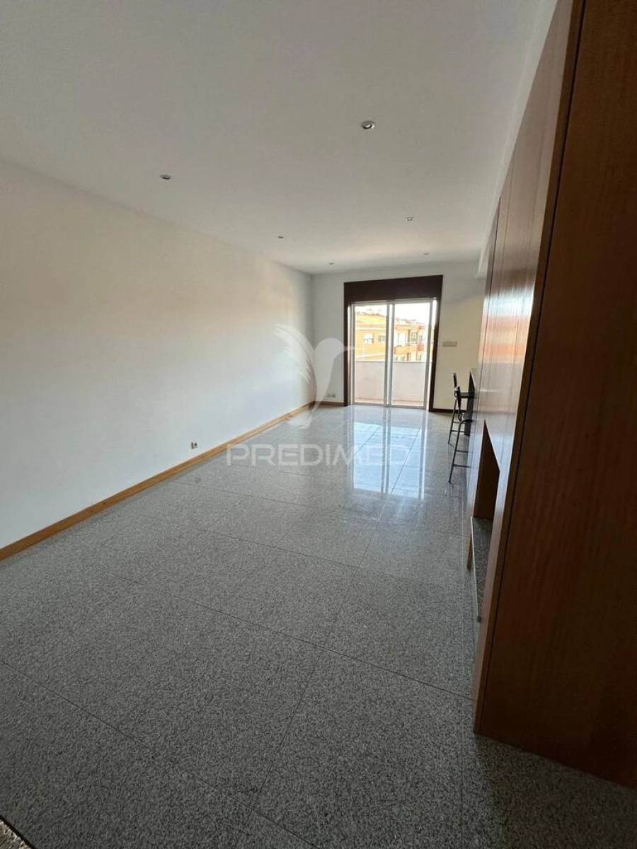 Apartamento T3 para Venda em Mindelo Foto 6