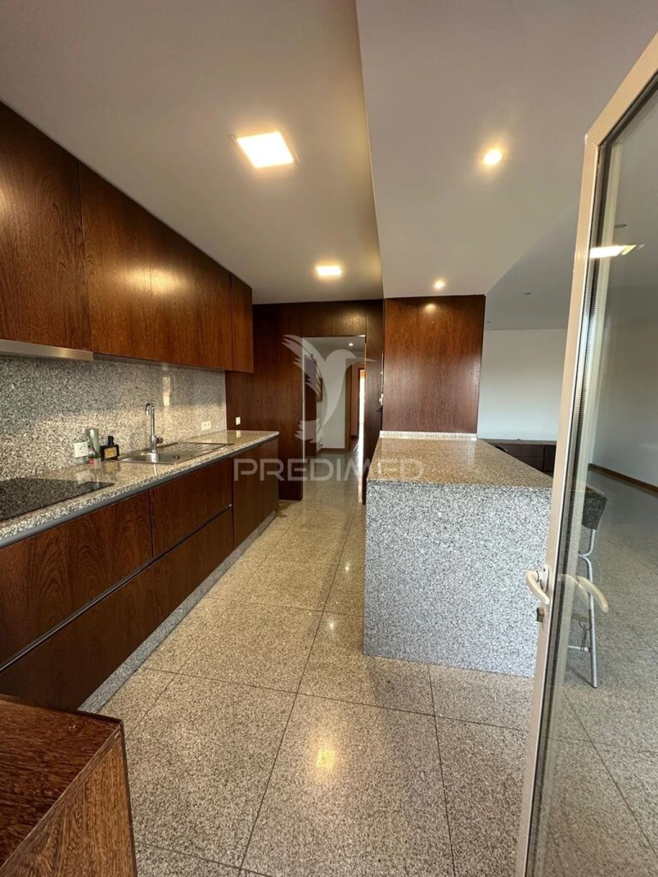 Apartamento T3 para Venda em Mindelo Foto 4