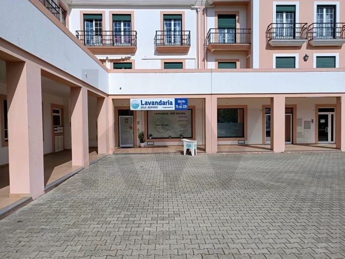 Negócio para Venda em Nossa Senhora da Vila, Nossa Senhora do Bispo e Silveiras Foto 1