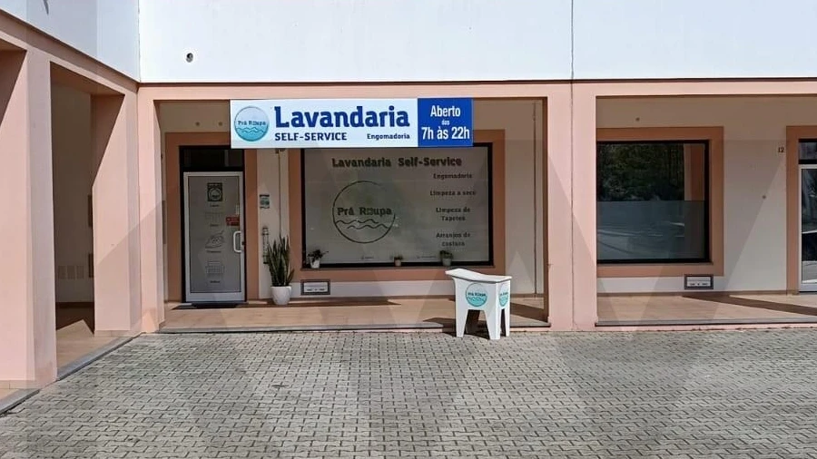 Negócio para Venda em Nossa Senhora da Vila, Nossa Senhora do Bispo e Silveiras