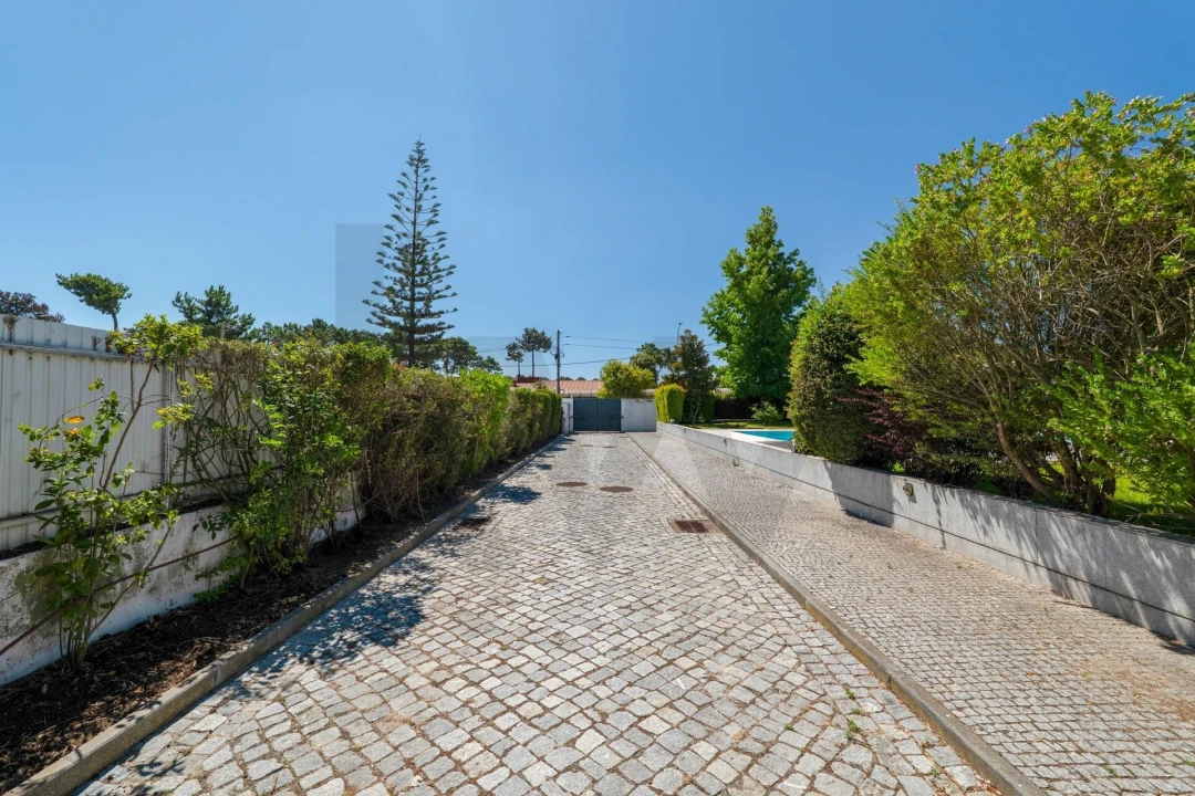 Moradia T6 para Venda em Corroios Foto 59