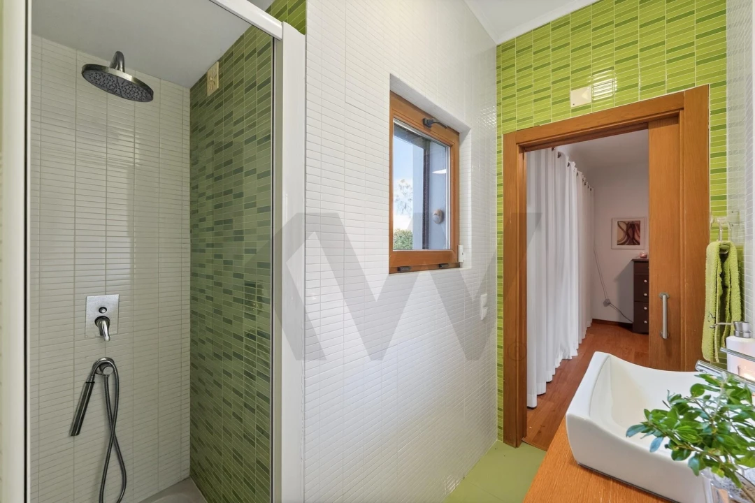 Moradia T6 para Venda em Corroios Foto 31