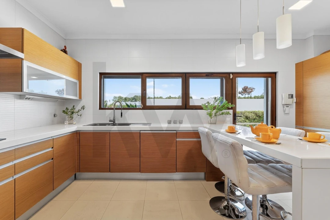 Moradia T6 para Venda em Corroios Foto 22