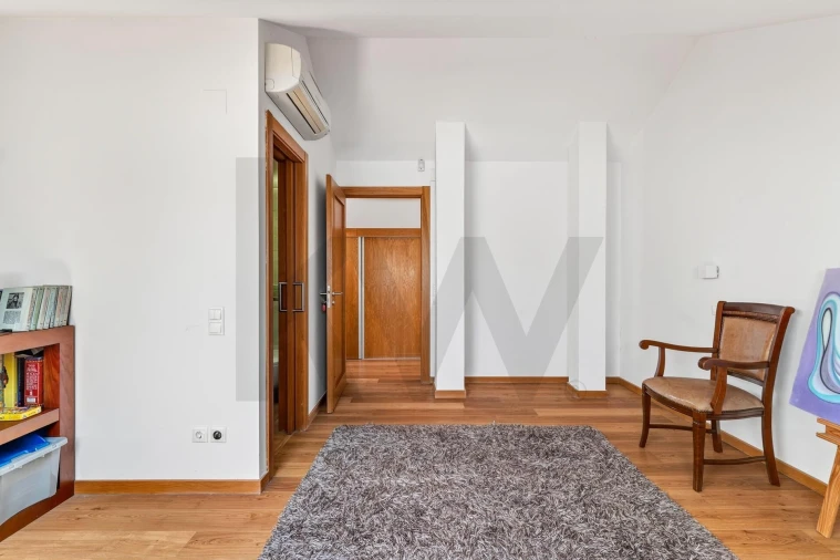 Moradia T6 para Venda em Corroios Foto 56