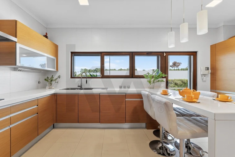 Moradia T6 para Venda em Corroios Foto 22