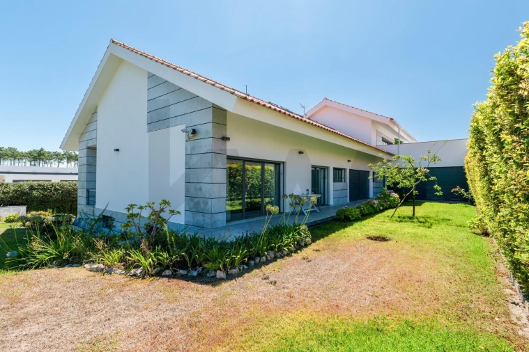 Moradia T6 para Venda em Corroios Foto 4