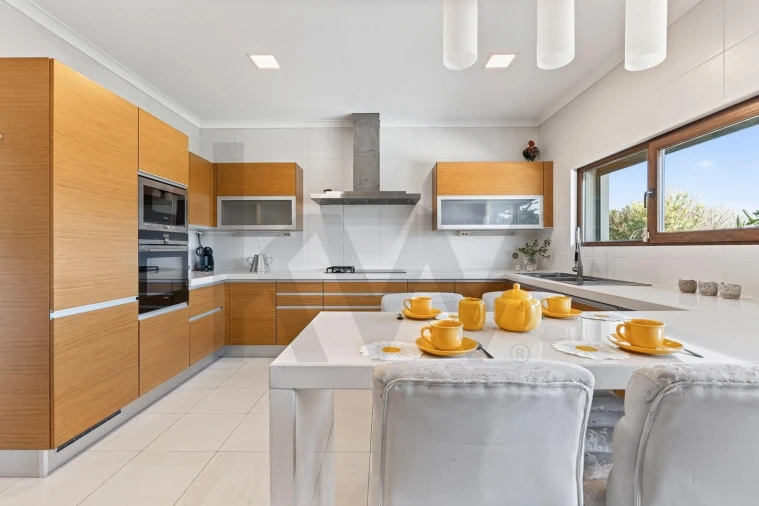 Moradia T6 para Venda em Corroios Foto 23