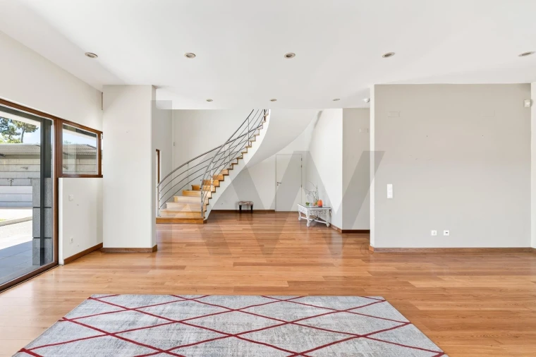 Moradia T6 para Venda em Corroios Foto 19