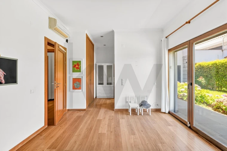 Moradia T6 para Venda em Corroios Foto 34