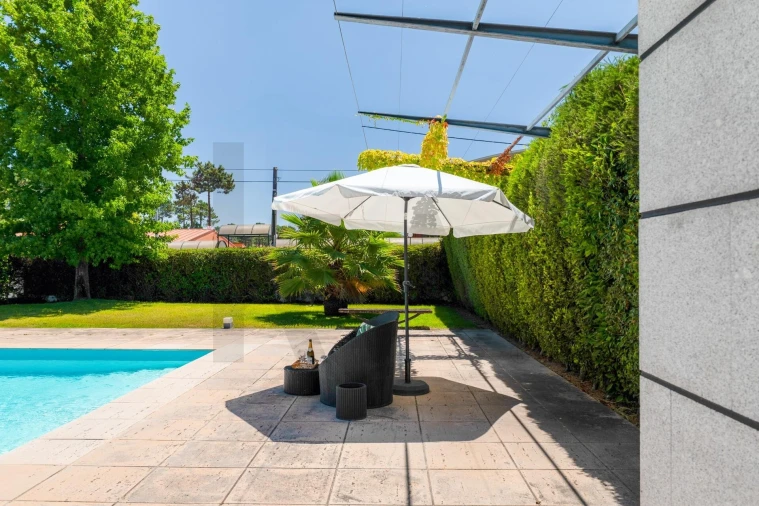 Moradia T6 para Venda em Corroios Foto 5