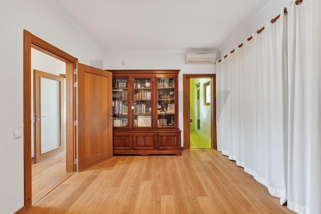 Moradia T6 para Venda em Corroios Foto 29