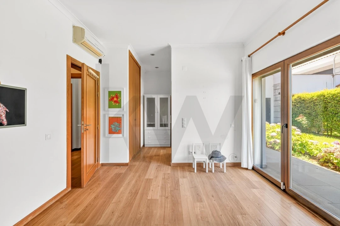 Moradia T6 para Venda em Corroios Foto 34