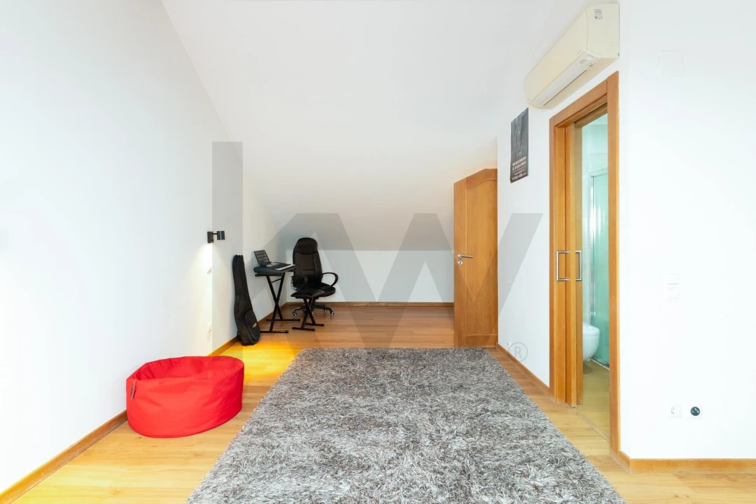 Moradia T6 para Venda em Corroios Foto 52