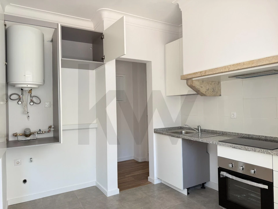Apartamento T1 para Arrendamento em Campo de Ourique Foto 9