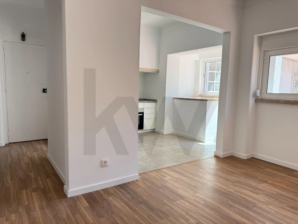 Apartamento T1 para Arrendamento em Campo de Ourique Foto 5