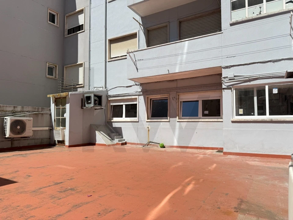 Apartamento T1 para Arrendamento em Campo de Ourique Foto 22