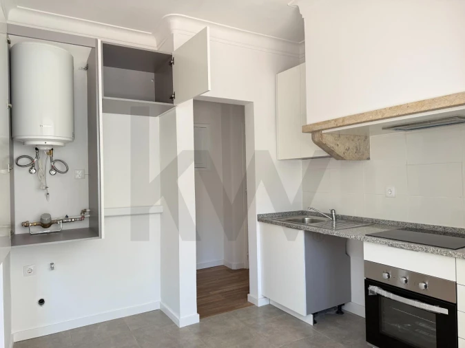 Apartamento T1 para Arrendamento em Campo de Ourique Foto 9