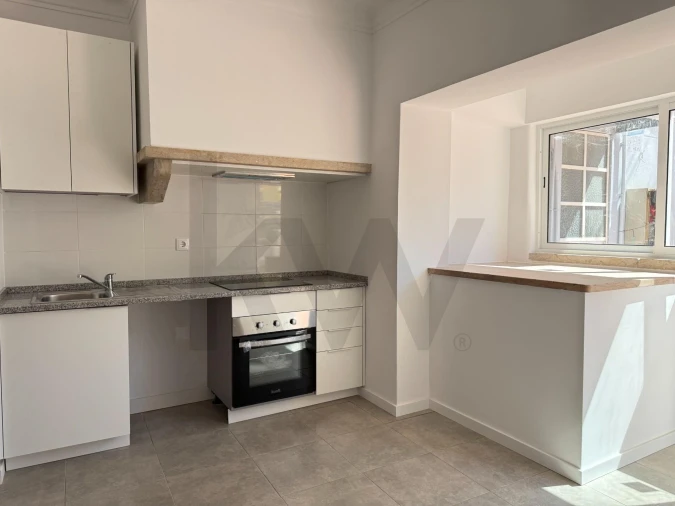 Apartamento T1 para Arrendamento em Campo de Ourique Foto 11