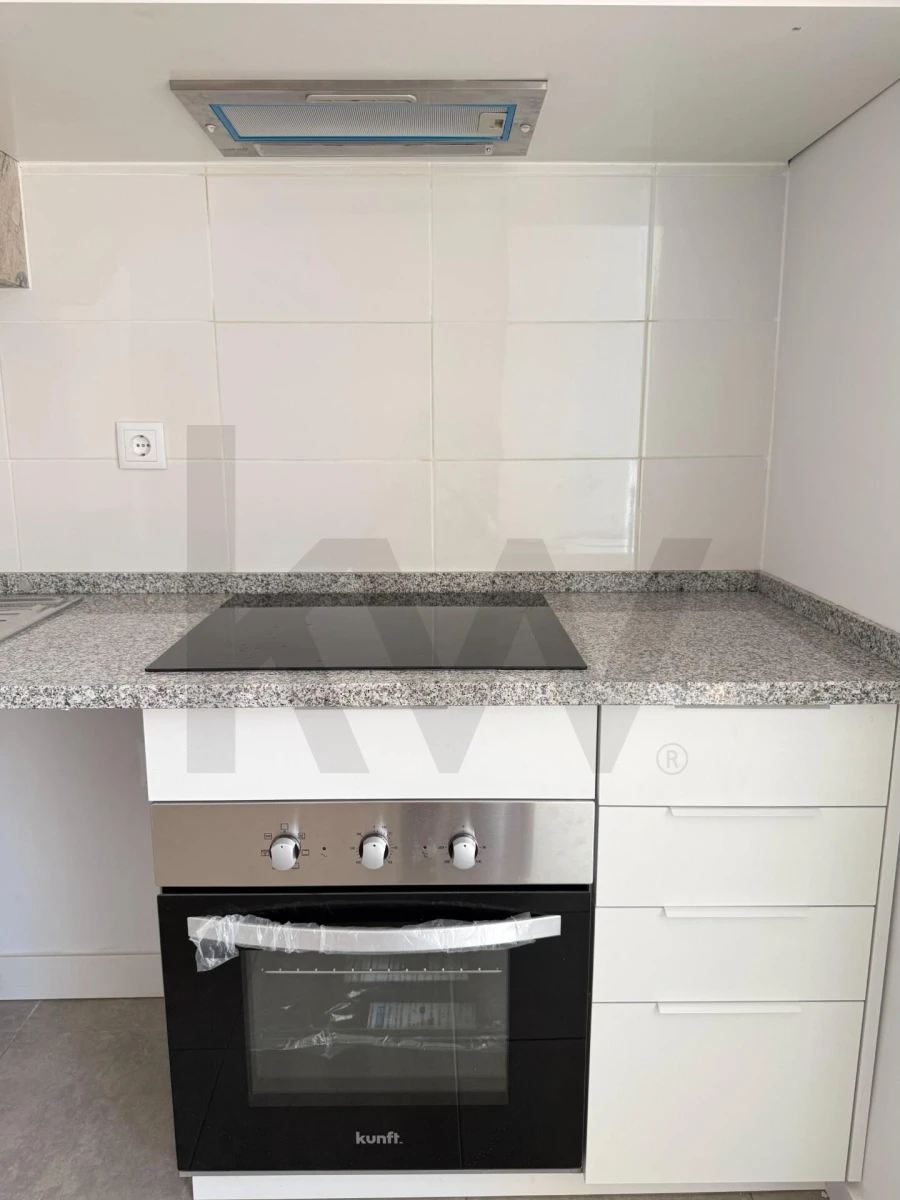 Apartamento T1 para Arrendamento em Campo de Ourique Foto 10