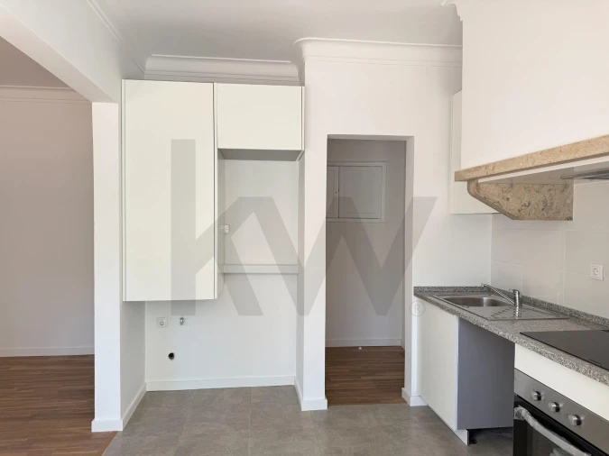 Apartamento T1 para Arrendamento em Campo de Ourique Foto 8