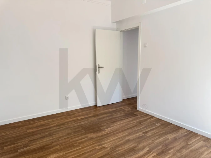 Apartamento T1 para Arrendamento em Campo de Ourique Foto 15