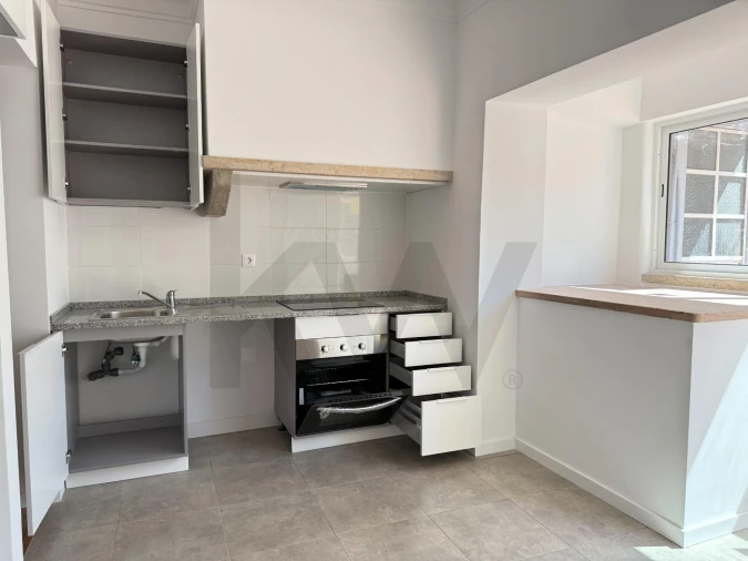 Apartamento T1 para Arrendamento em Campo de Ourique Foto 13