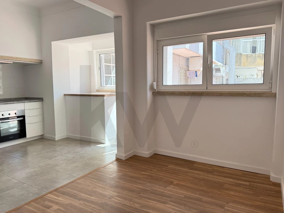 Apartamento T1 para Arrendamento em Campo de Ourique Foto 1