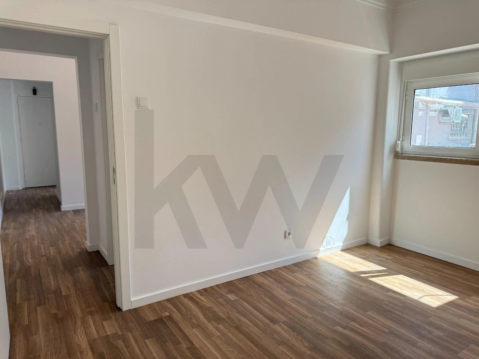 Apartamento T1 para Arrendamento em Campo de Ourique Foto 3