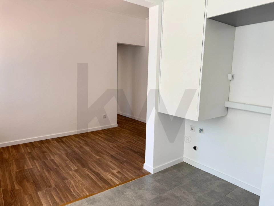 Apartamento T1 para Arrendamento em Campo de Ourique Foto 14