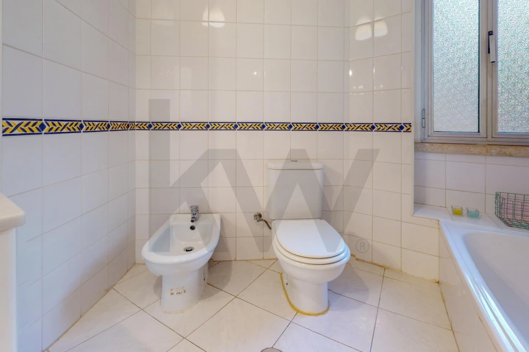 Apartamento T2 para Arrendamento em Campo de Ourique Foto 26