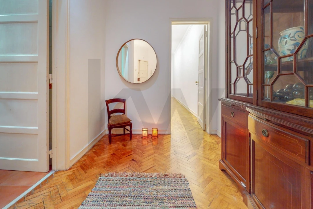 Apartamento T2 para Arrendamento em Campo de Ourique Foto 4