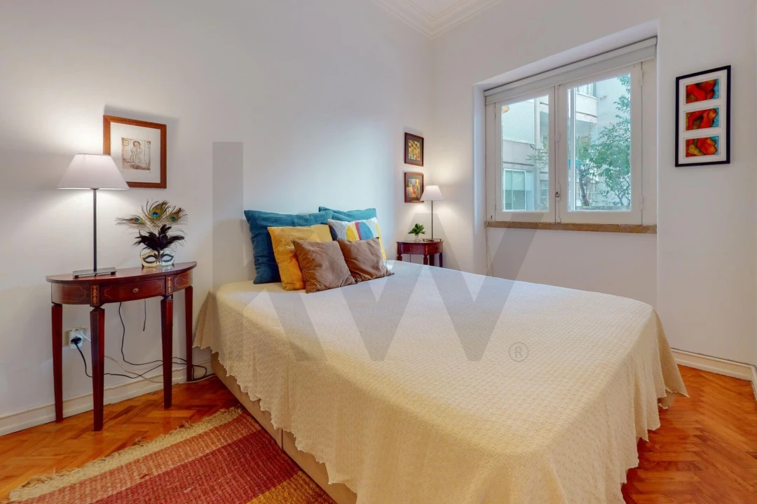 Apartamento T2 para Arrendamento em Campo de Ourique Foto 12