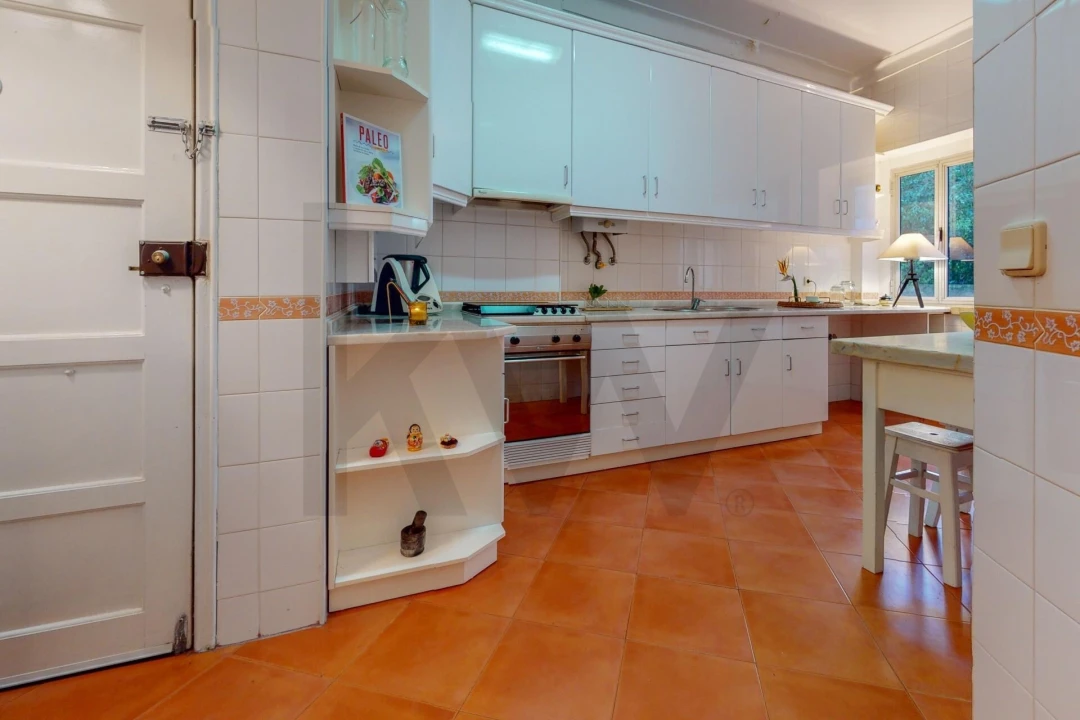 Apartamento T2 para Arrendamento em Campo de Ourique Foto 8